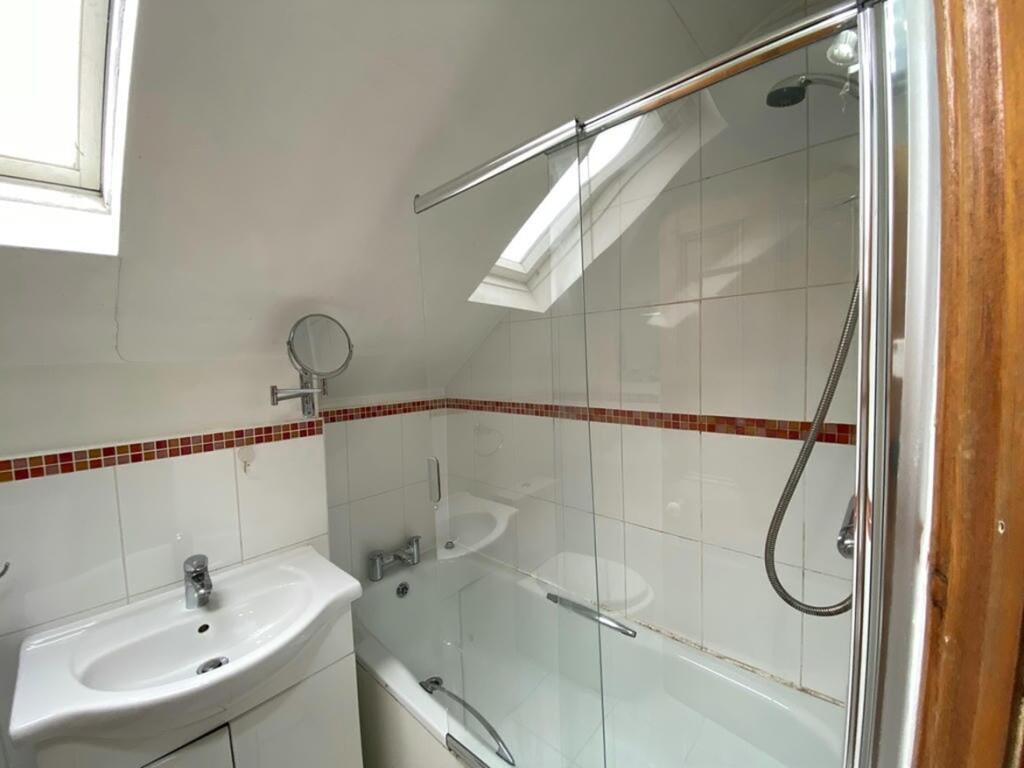 Bathroom 2 (Second Floor)