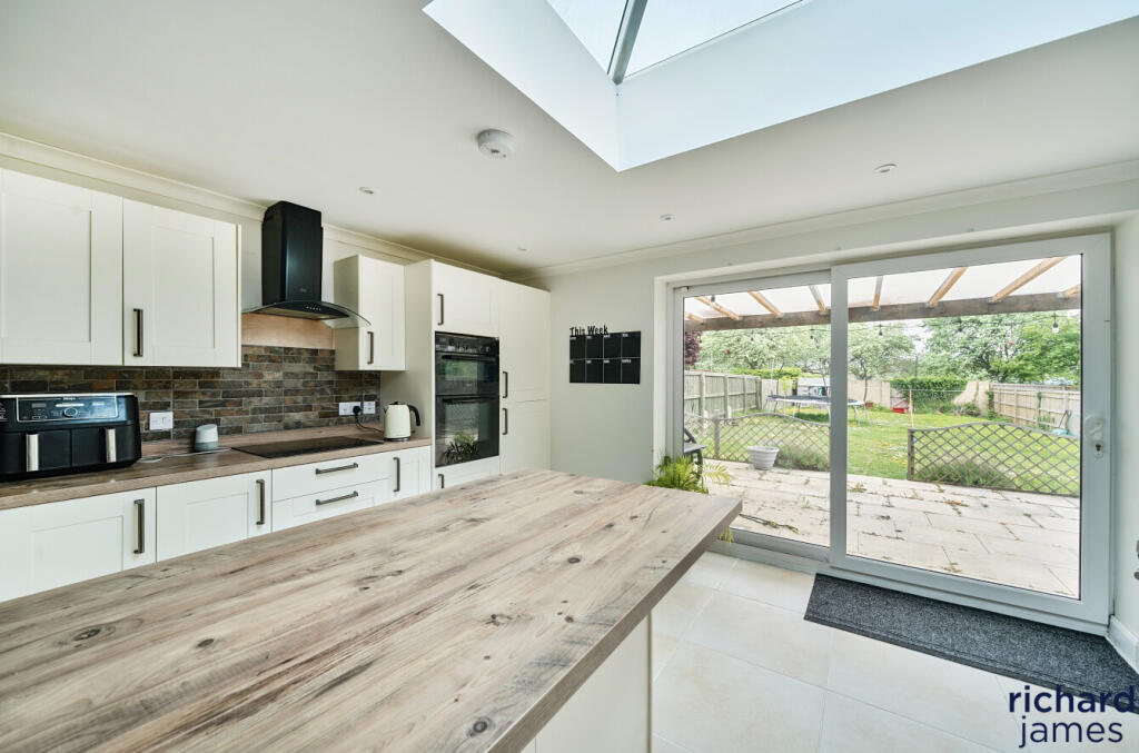 f31896352295431bb4d6b721b77467ba