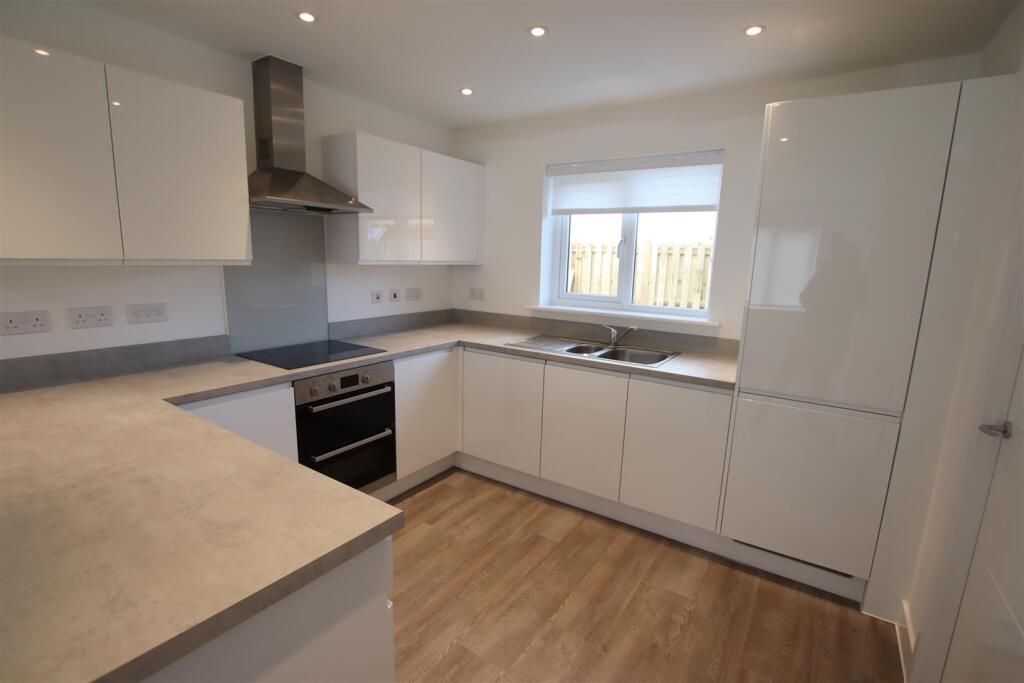 Kitchen 3.JPG