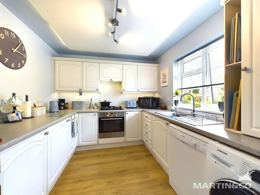 28 Stanmore Garde...