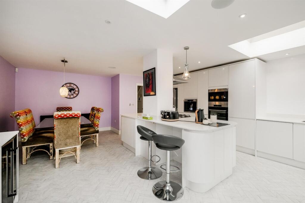 Larkswood Road-25.jpg