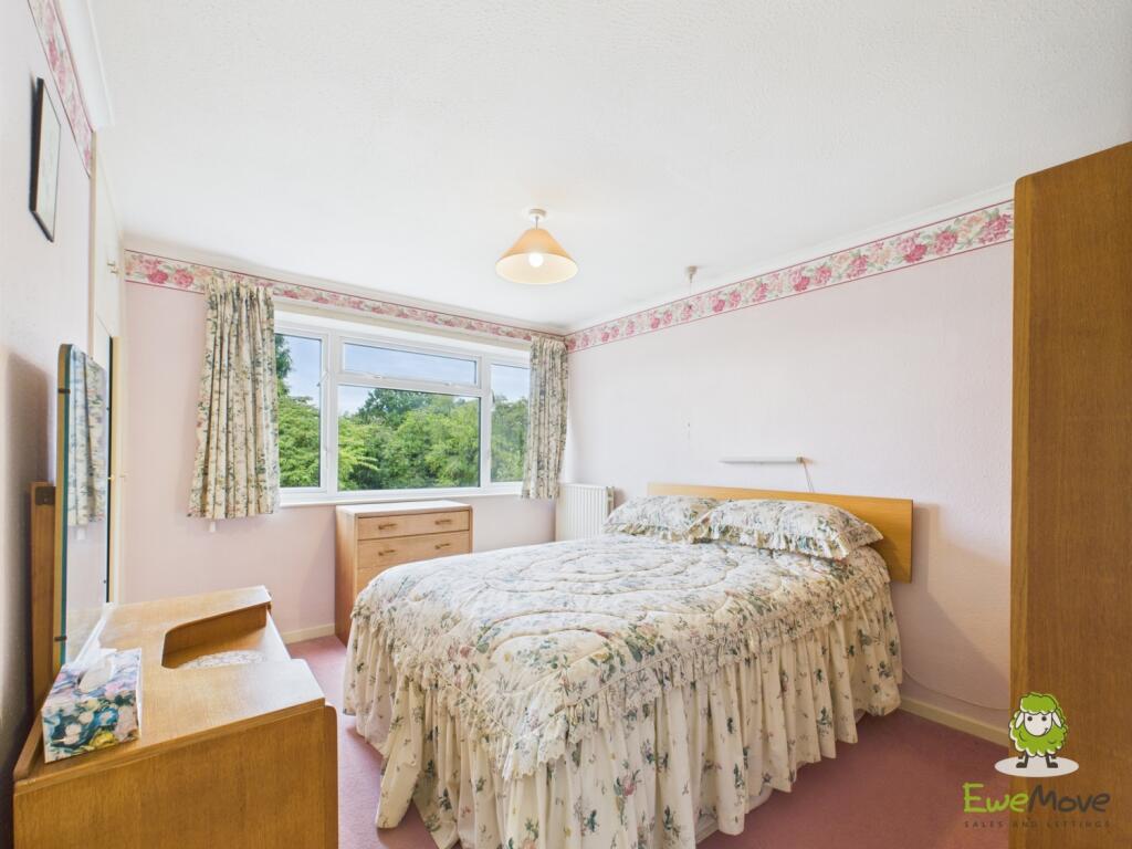 EweMove Estate Agents Basingstoke - Coniston Road 