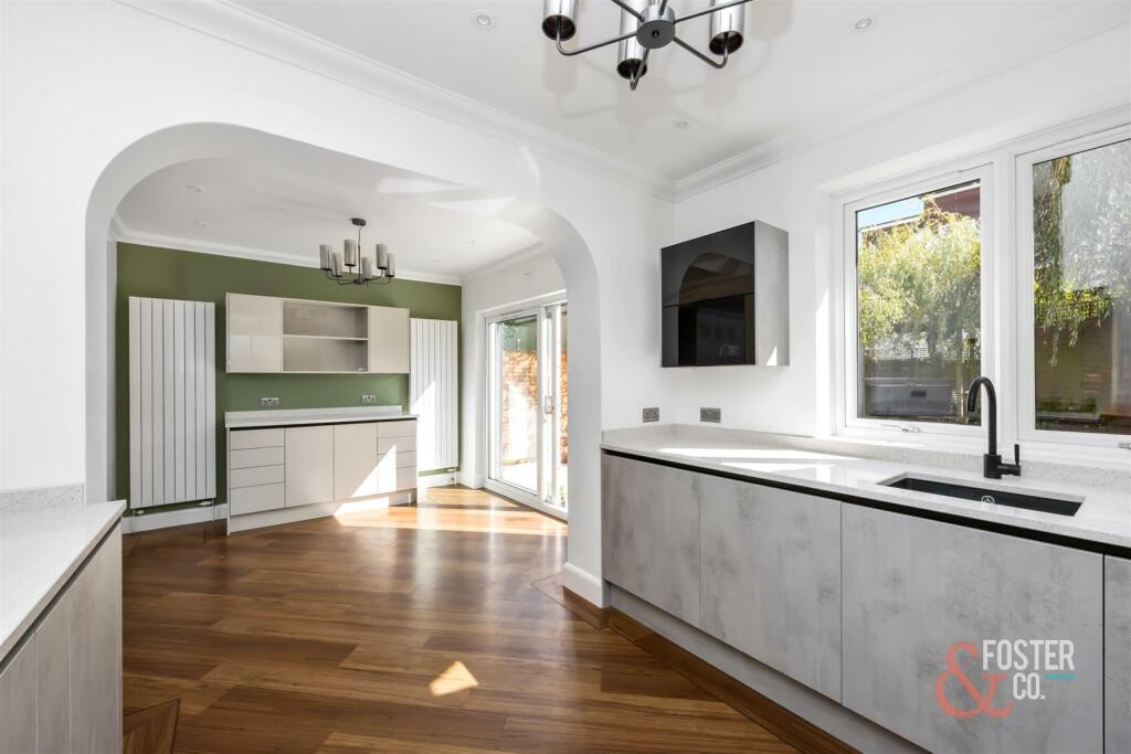 Braemore Road, 77-014.jpg