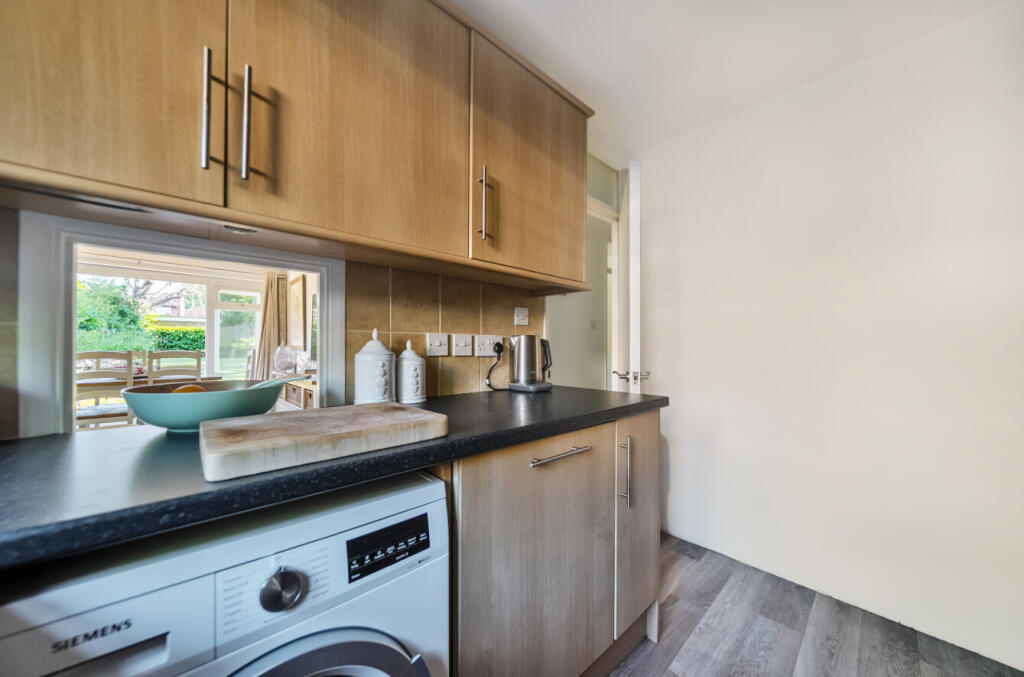 1312722-5-6852fb6...