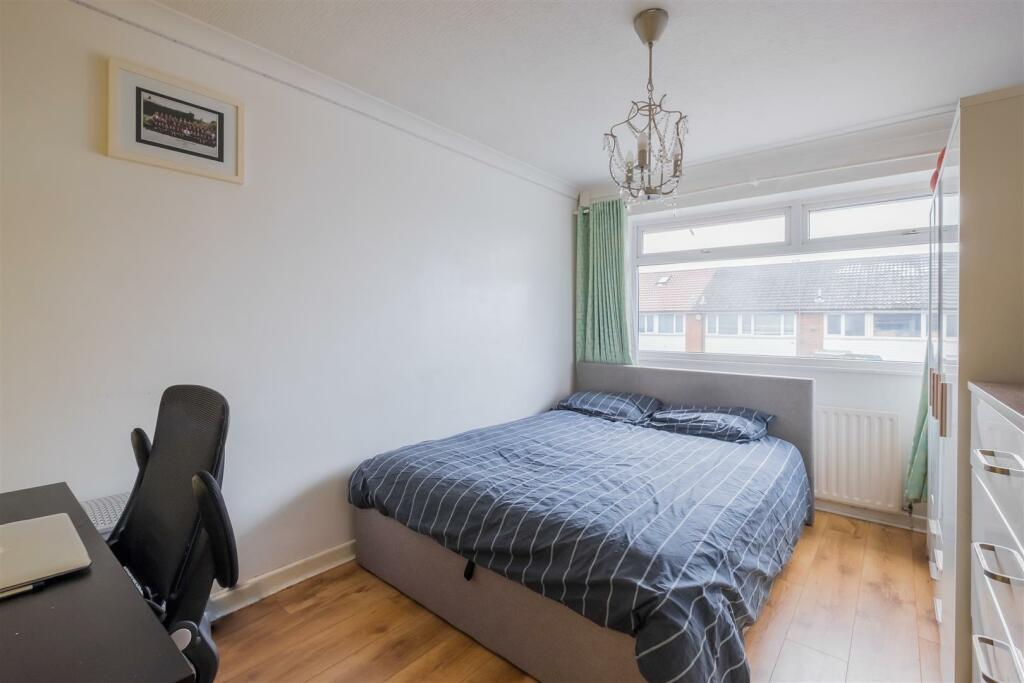 BED 2.jpg