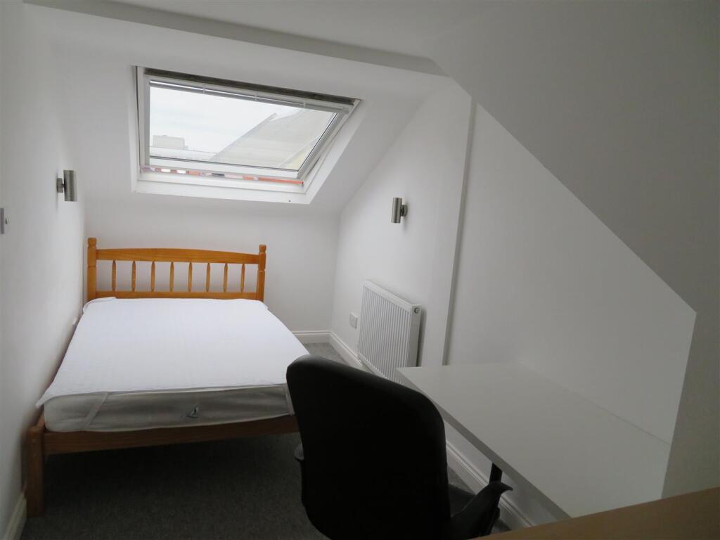 63 Fawcett Room 6.JPG