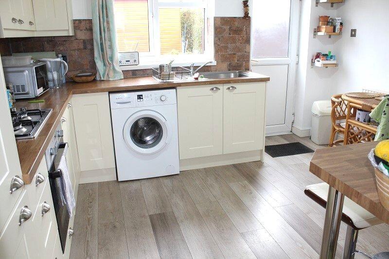 Fitted Kitchen Picture 2