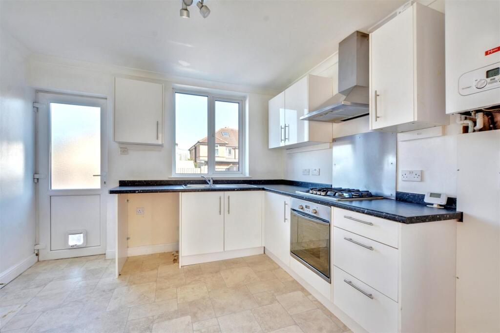 Kitchen_2.jpeg