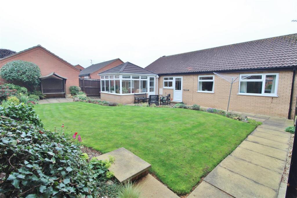 REAR GARDEN -