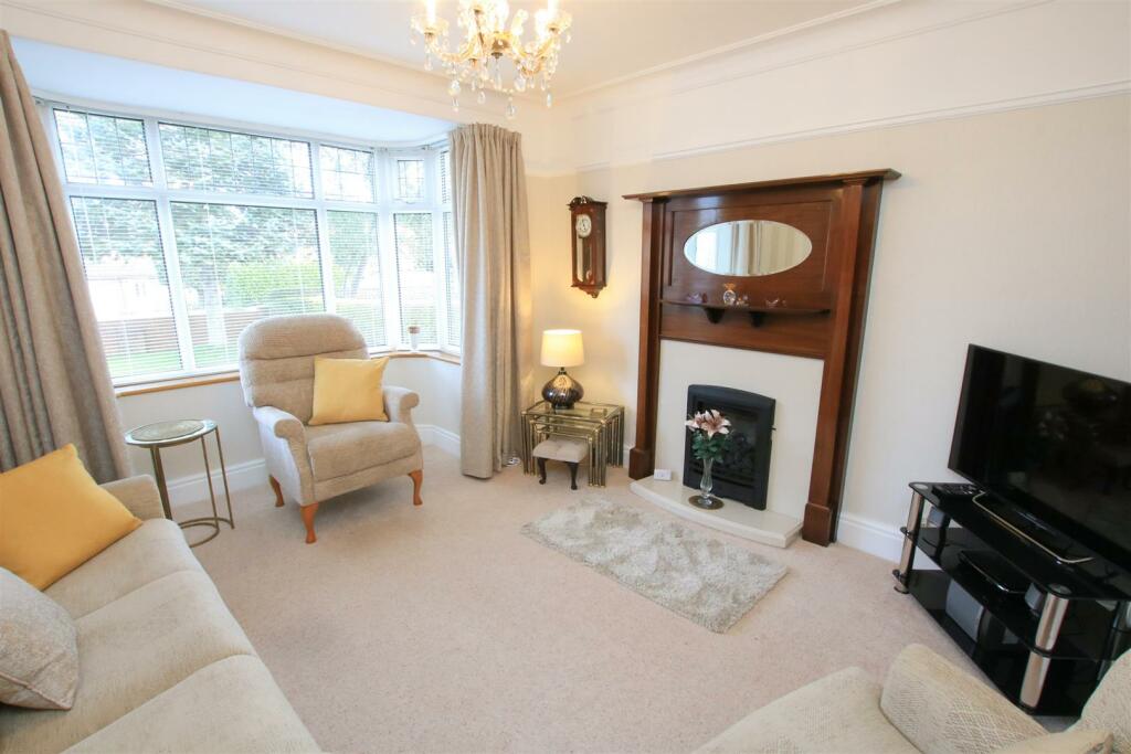 SECOND SITTING ROOM/ DINING ROOM