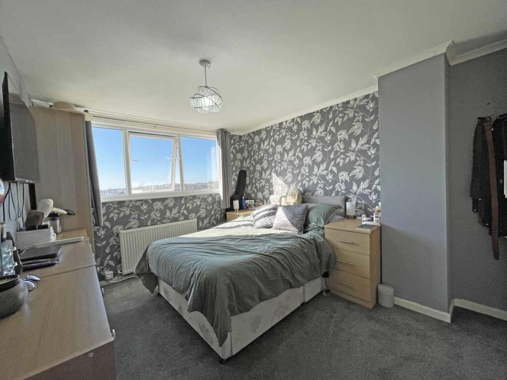 Dudley Gardens 19 New Bed 1...jpg