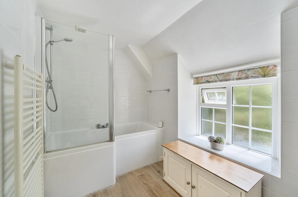 1329489-11-688389...