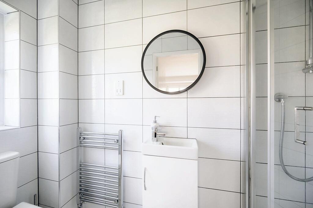 Master En-suite shower Room