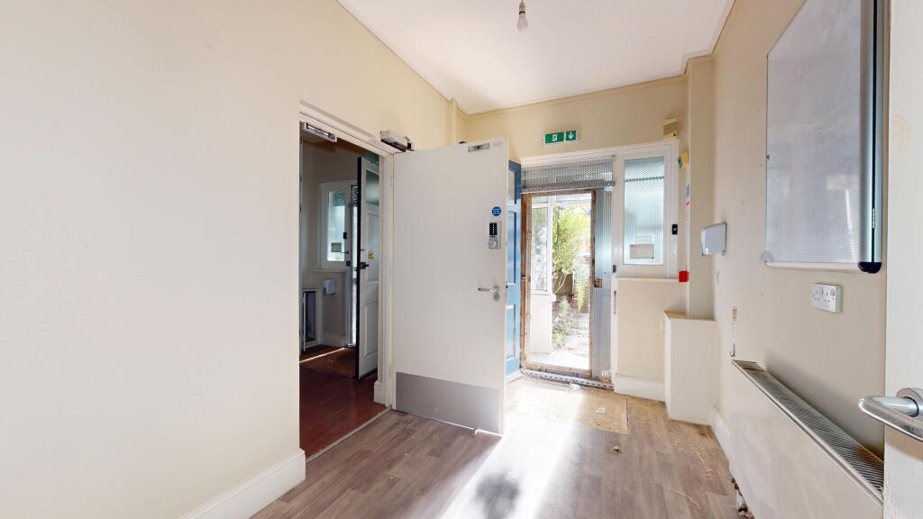 4 &amp; 6 Rosswood Gardens, Wallington SM6 8QZ