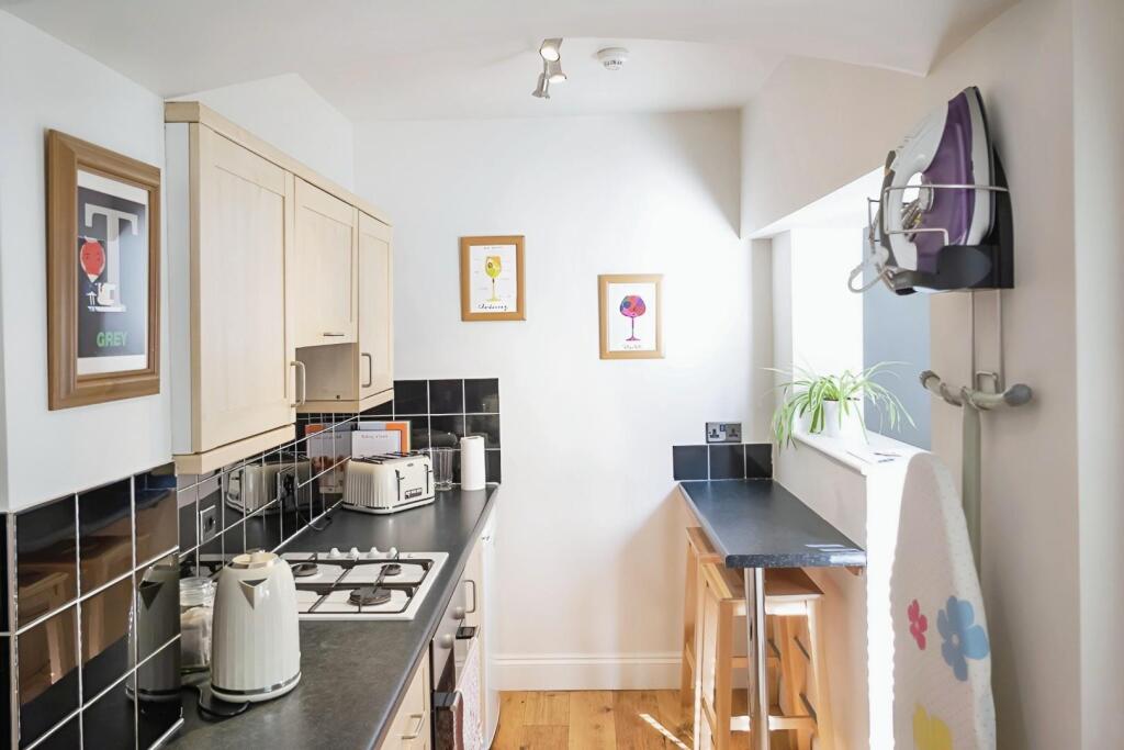 6b004317-Kitchen 202.JPG