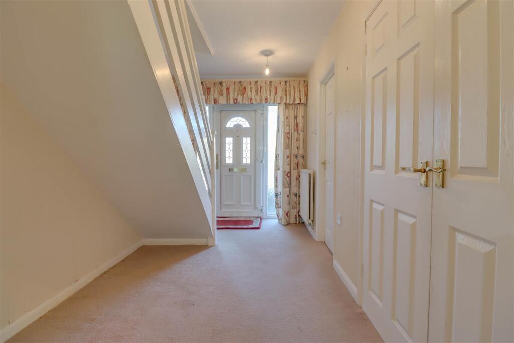 18 HIGHCLIFFE WAY 2025.jpg