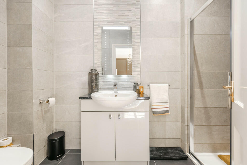 En-Suite Shower R...