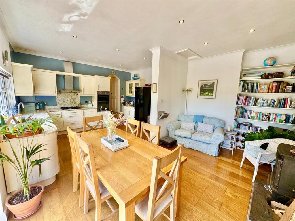 PHOTO-2025-05-11-19-47-19 (21).jpg