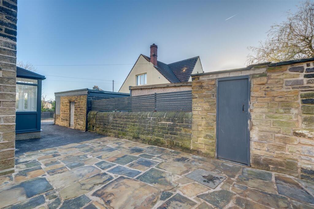 4 Cliffe End Road-19.jpg