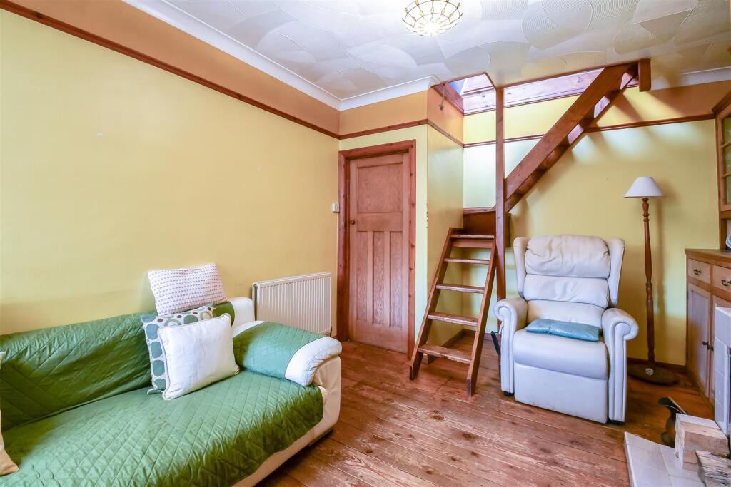 Sitting / Dining Room