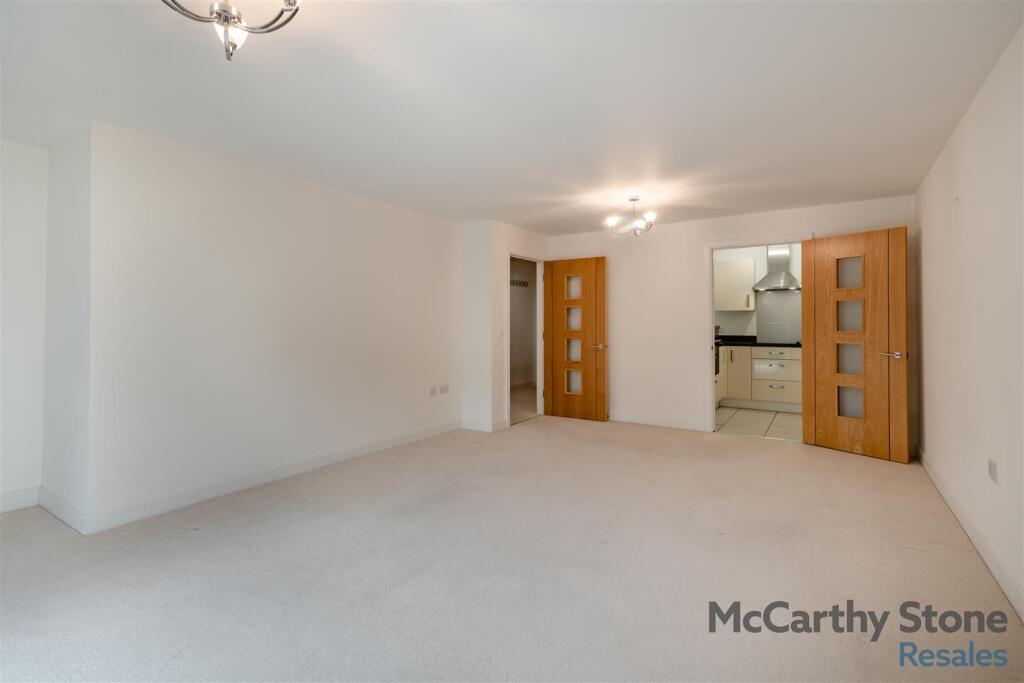 8654339-interior13.jpg