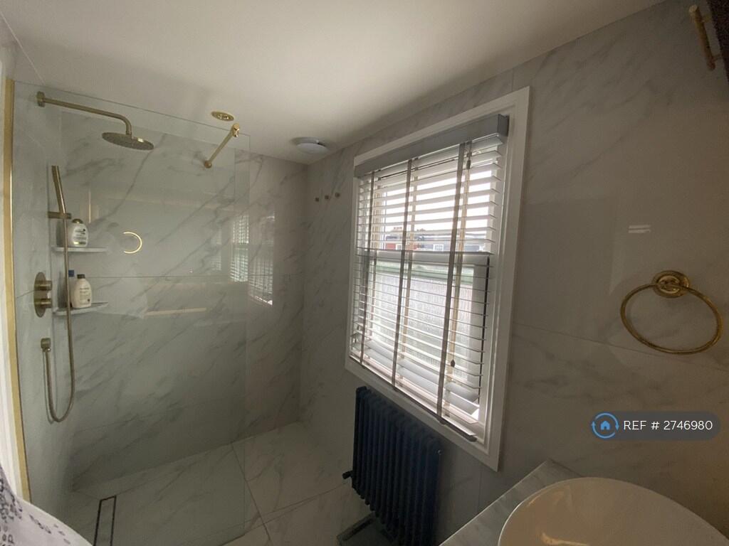 Ensuite Shower