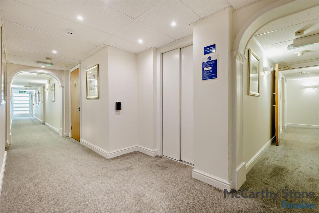 8667667-interior21-800.jpg