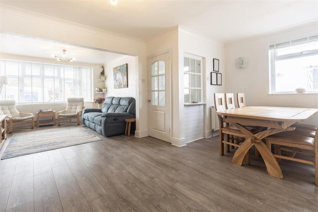 3 New Farm Dr (7).jpg