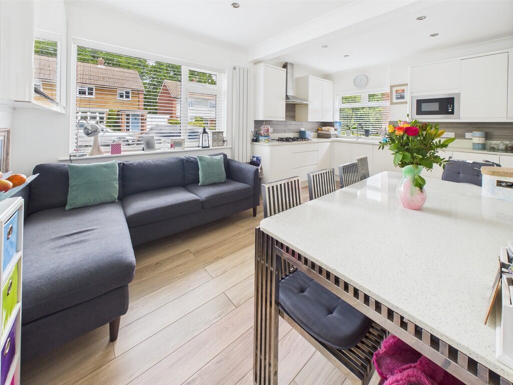 CAM05068G0-PR0028...