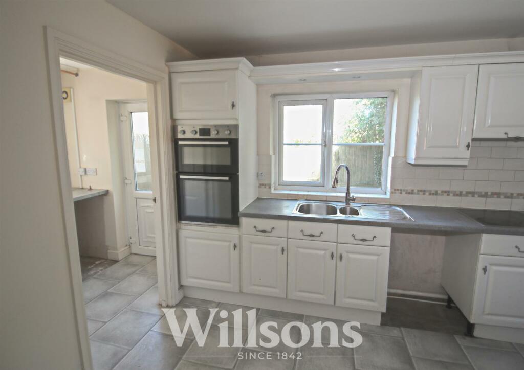 kitchen b.jpg