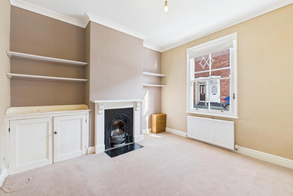 CAM03162G0-PR0247-STILL001