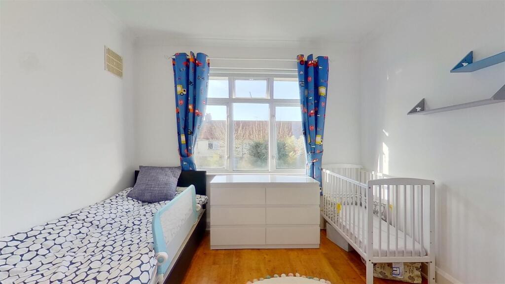 Godley-Road-Earlsfield-SW18-12172020_222526.jpg
