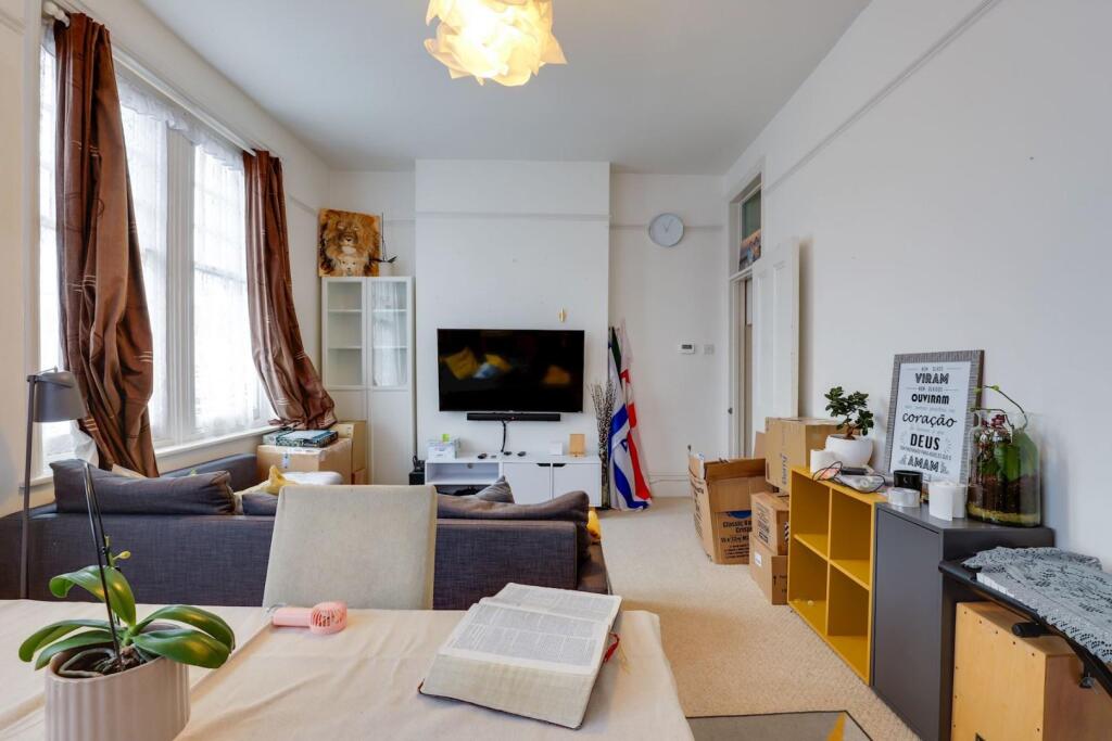 14-ddbdJHPropWorld - 59a Sydneham Road - 40-medium