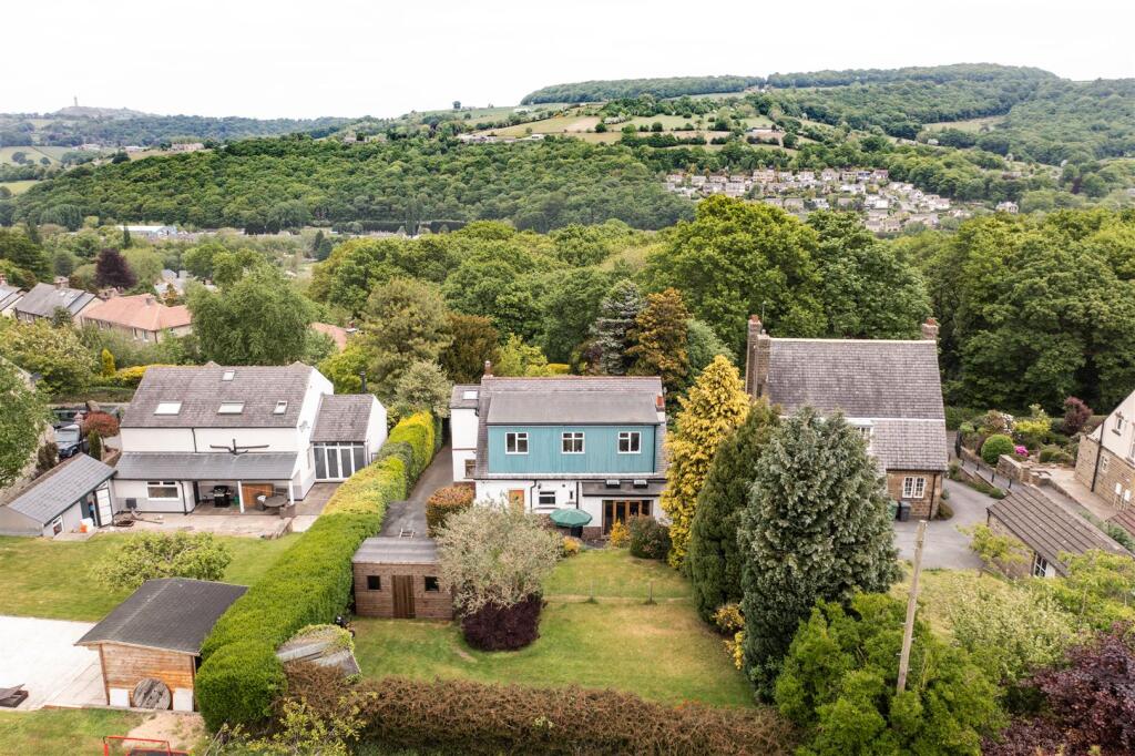 REAR ASPECT AERIAL