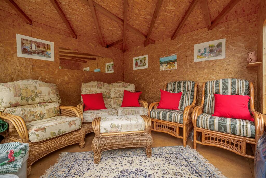 SUMMER HOUSE