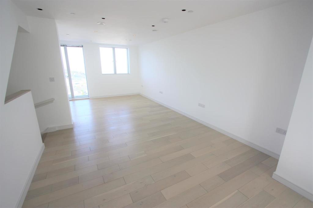 9 Towan Heights Dining Area
