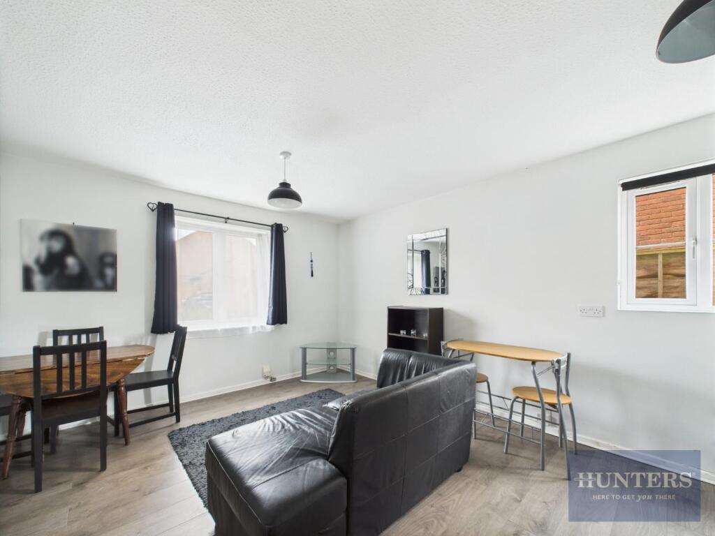 Kitchen / Living Area