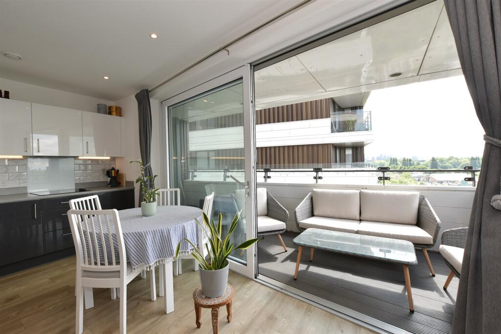 Lounge/Kitchen/Dining Room