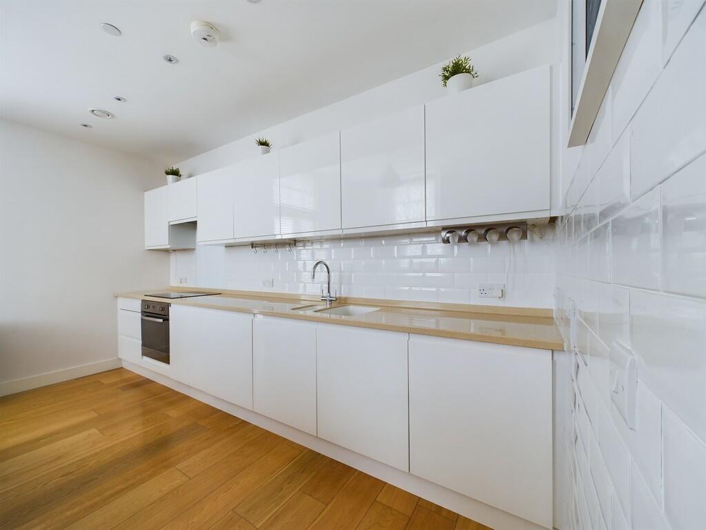 CAM02089G0-PR0401...