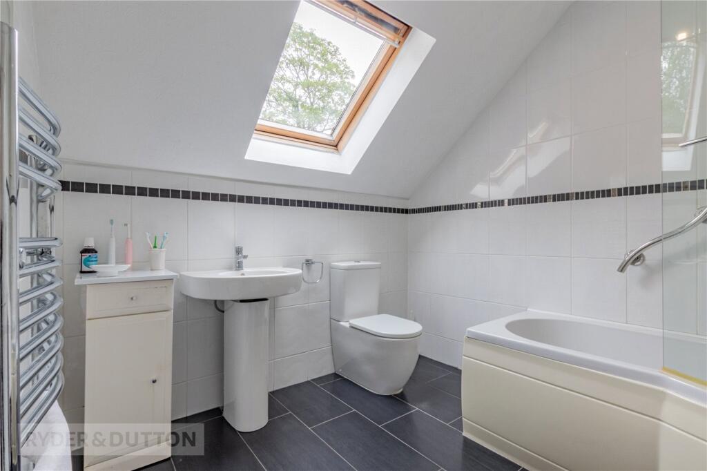 En-Suite Bathroom