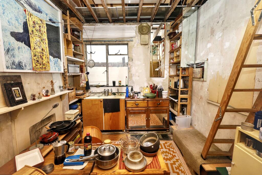 27 Colne Road, Clapton, London, E5 0HR