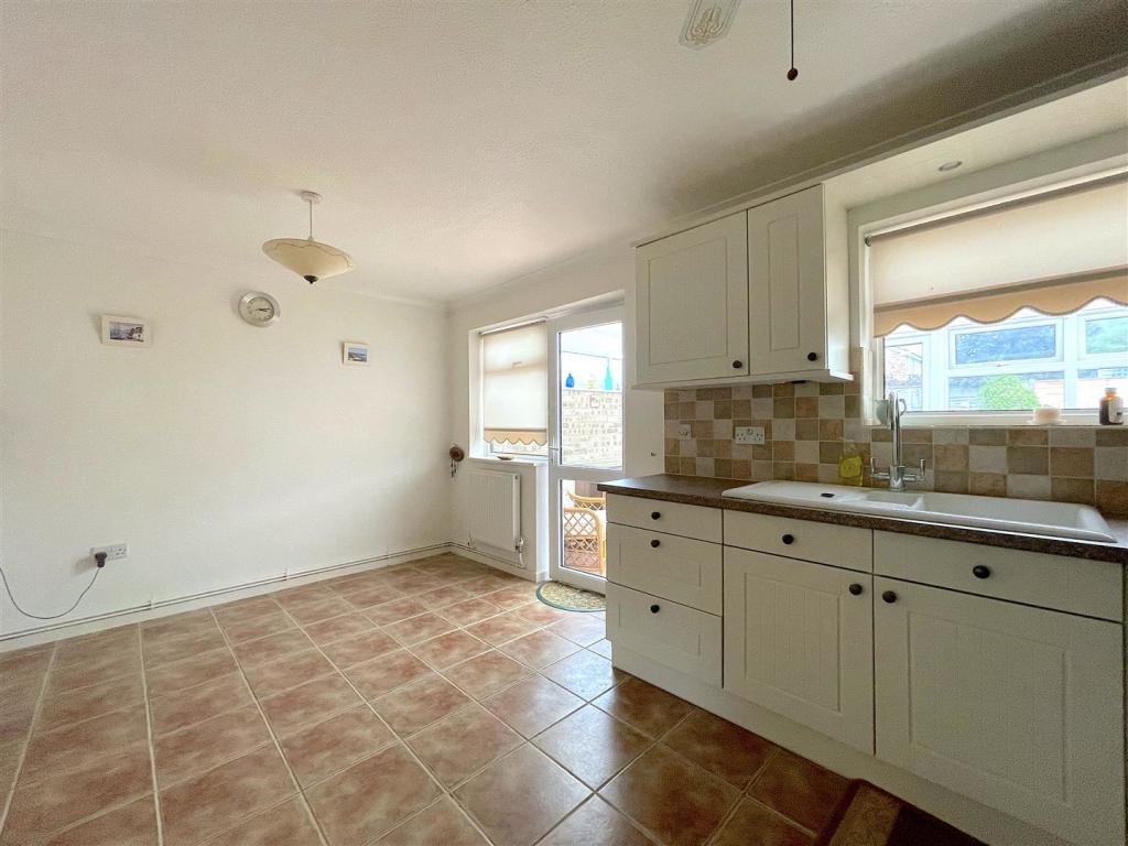 Kitchen:Dining Room (2).jpeg