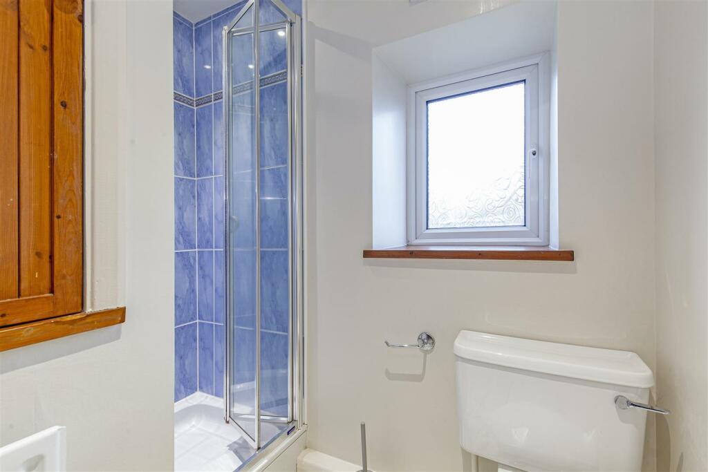 Shower Room-2.jpg