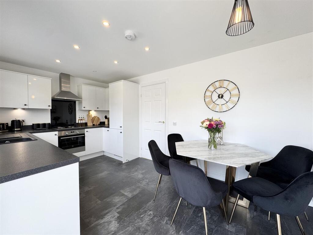 Kitchen/Dining