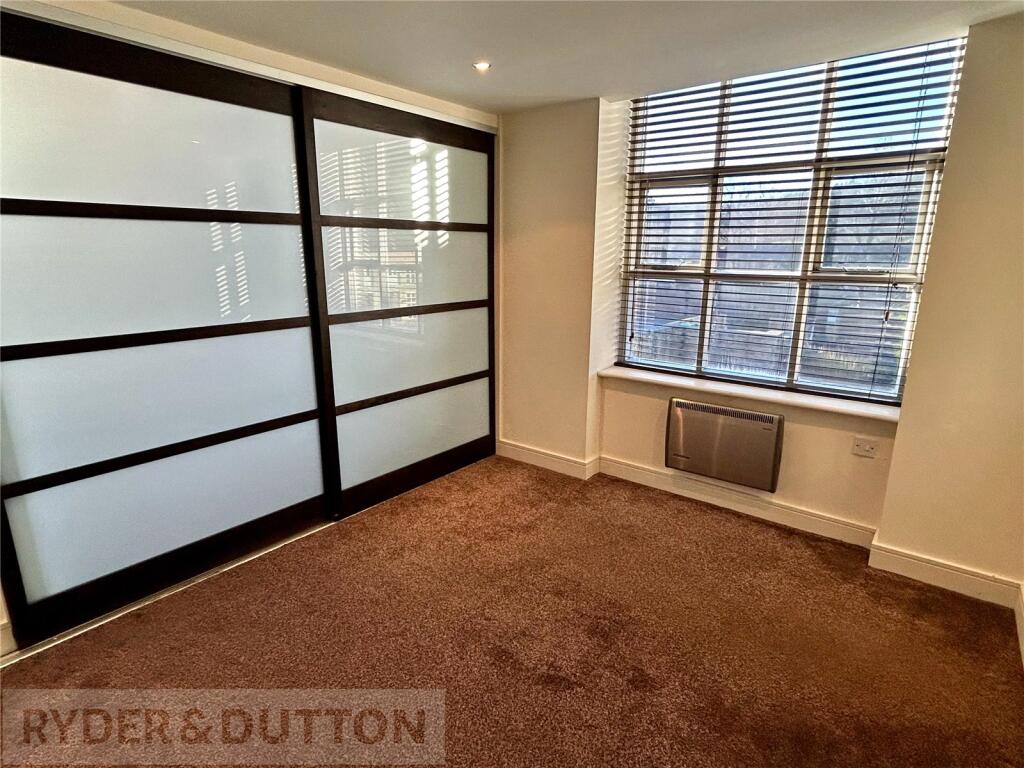 Bedroom 2/Dining