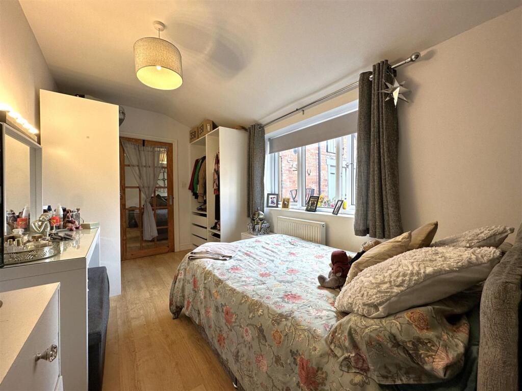 Annexe: Bedroom 489