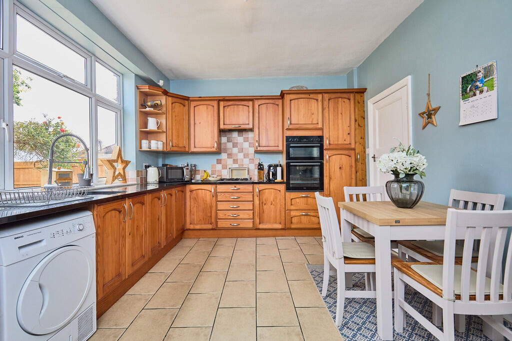 Edward Knight 202...