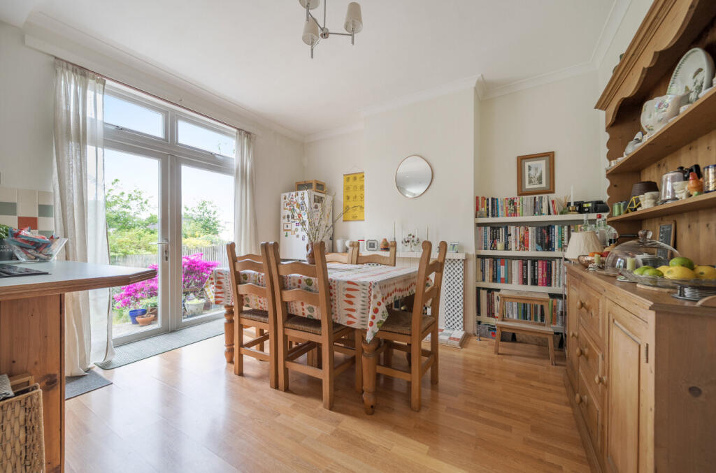 3-681641277a0bd-1...