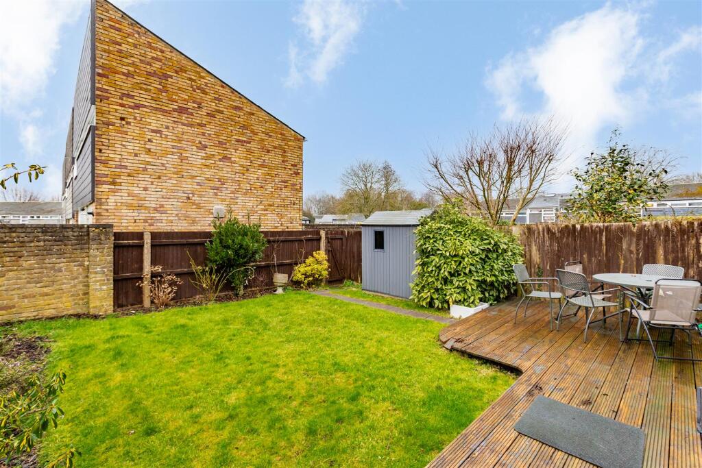 153 Knights Croft-HR3.jpg