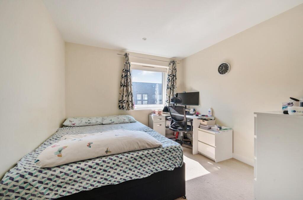 Davidson Frost-Wellings, DFW, Monarch Court, Bed.j